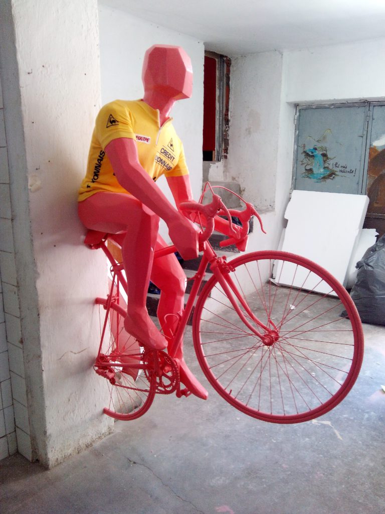 Escultura ciclista